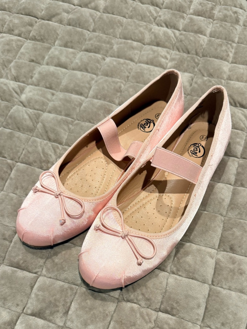 Women’s Ballet Flats with Elastic Strap - Pink